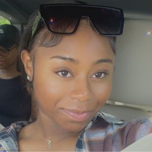 Meet your Posher, Brittani